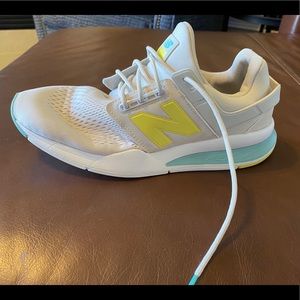 New Balance 247 v2 Tritium Moonbeam, barely worn